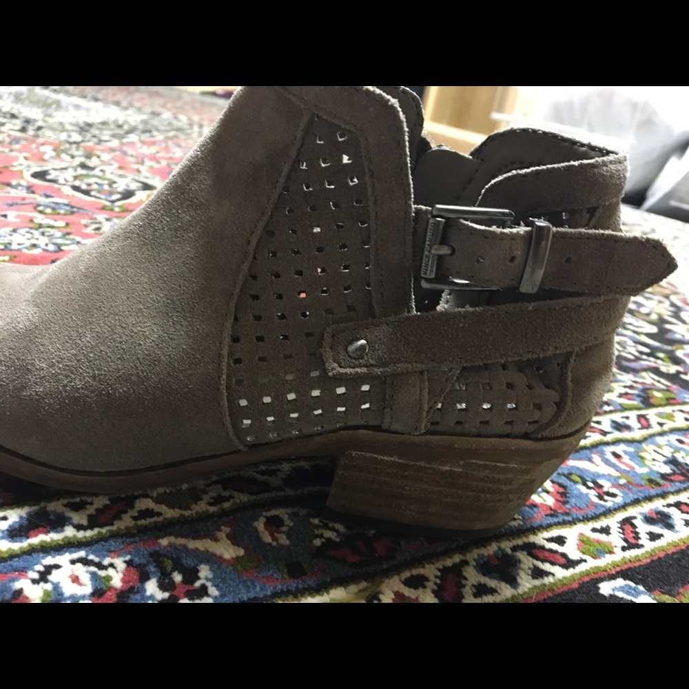 Boots - Picture 2 of 5